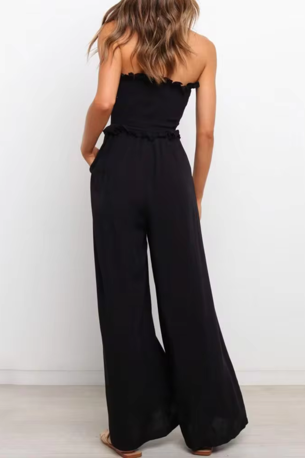 Cleopatra – Trägerloser Rüschen-Jumpsuit