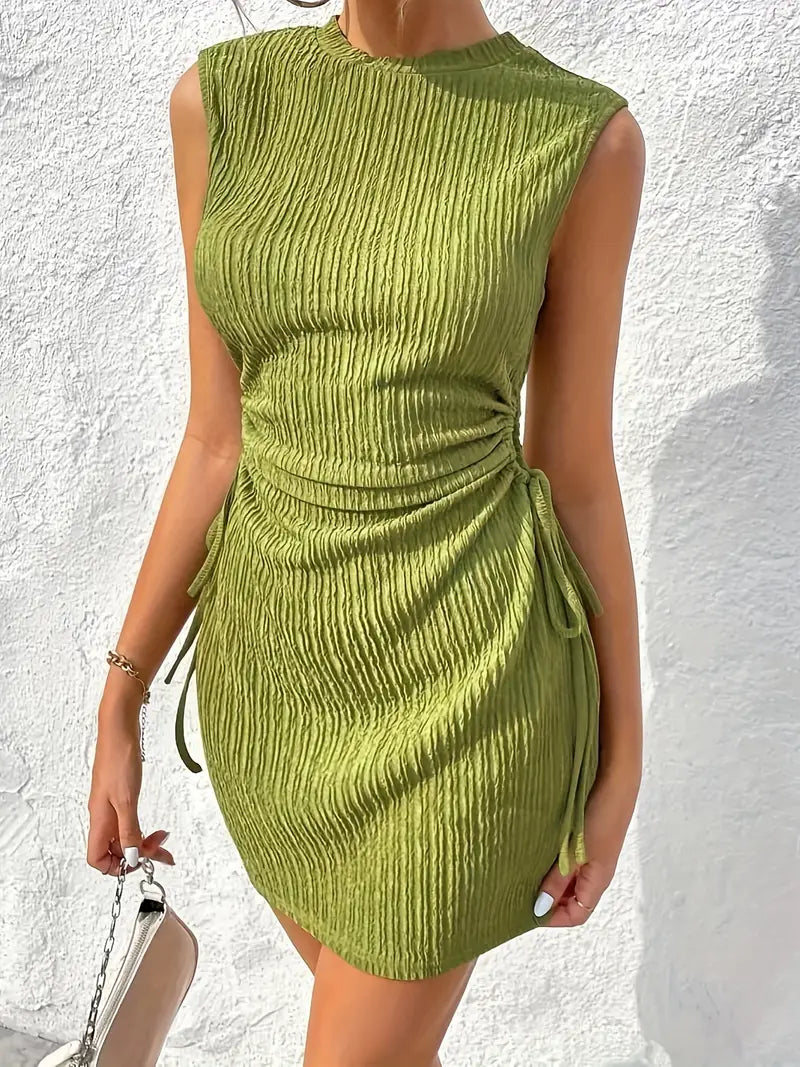 Gertrud – Elegantes ärmelloses Rüschenkleid